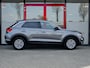Volkswagen T-Roc 1.0 TSI Style | Origineel NL | 2e Eigenaar | Navigatie | Climate Control | Adaptieve Cruise Control | Parkeersensoren | Lichtmetalen Velgen | Apple Carplay | Android Auto | Metallic Lak | Privacy Glas |