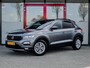 Volkswagen T-Roc 1.0 TSI Style | Origineel NL | 2e Eigenaar | Navigatie | Climate Control | Adaptieve Cruise Control | Parkeersensoren | Lichtmetalen Velgen | Apple Carplay | Android Auto | Metallic Lak | Privacy Glas |