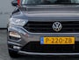 Volkswagen T-Roc 1.0 TSI Style | Origineel NL | 2e Eigenaar | Navigatie | Climate Control | Adaptieve Cruise Control | Parkeersensoren | Lichtmetalen Velgen | Apple Carplay | Android Auto | Metallic Lak | Privacy Glas |