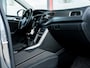 Volkswagen T-Roc 1.0 TSI Style | Origineel NL | 2e Eigenaar | Navigatie | Climate Control | Adaptieve Cruise Control | Parkeersensoren | Lichtmetalen Velgen | Apple Carplay | Android Auto | Metallic Lak | Privacy Glas |