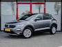 Volkswagen T-Roc 1.0 TSI Style | Origineel NL | 2e Eigenaar | Navigatie | Climate Control | Adaptieve Cruise Control | Parkeersensoren | Lichtmetalen Velgen | Apple Carplay | Android Auto | Metallic Lak | Privacy Glas |