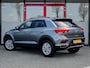 Volkswagen T-Roc 1.0 TSI Style | Origineel NL | 2e Eigenaar | Navigatie | Climate Control | Adaptieve Cruise Control | Parkeersensoren | Lichtmetalen Velgen | Apple Carplay | Android Auto | Metallic Lak | Privacy Glas |