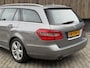 Mercedes-Benz E-klasse Estate 200 CGI Avantgarde Automaat | Unieke kilometerstand 90.163 NAP! | Half/leer | Bi-Xenon verlichting | Climate & cruise control Tempomat | Elektrisch bedienbare achterklep | Parkeersensoren voor en achter