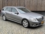 Mercedes-Benz E-klasse Estate 200 CGI Avantgarde Automaat | Unieke kilometerstand 90.163 NAP! | Half/leer | Bi-Xenon verlichting | Climate & cruise control Tempomat | Elektrisch bedienbare achterklep | Parkeersensoren voor en achter