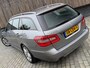 Mercedes-Benz E-klasse Estate 200 CGI Avantgarde Automaat | Unieke kilometerstand 90.163 NAP! | Half/leer | Bi-Xenon verlichting | Climate & cruise control Tempomat | Elektrisch bedienbare achterklep | Parkeersensoren voor en achter