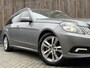 Mercedes-Benz E-klasse Estate 200 CGI Avantgarde Automaat | Unieke kilometerstand 90.163 NAP! | Half/leer | Bi-Xenon verlichting | Climate & cruise control Tempomat | Elektrisch bedienbare achterklep | Parkeersensoren voor en achter