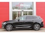 Volvo XC60 2.0 T6 340PK PHEV AWD INSCRIPTION EXCLUSIVE | PANORAMA SCHUIF/KANTEL DAK | LEDEREN BEKLEDING "MORITZ" MET COMFORT STOELEN | HARMAN KARDON AUDIO SYSTEEM | ELEKTRISCH WEGKLAPBARE TREKHAAK | ACHTERUITRIJ CAMERA | PARKEERSENSOREN VOOR + ACHTER | 19" "5-MULTISPAAKS BLACK DIAMONT CUT INSCRIPTION | NAVIGATIESYSTEEM OP BASIS VAN GOOGLE MAPS | APPLE CARPLAY/ANDROID AUTO | KEYLESS ENTRY/START | STANDVERWARMING | ELEKTRISCH BEDIENBARE ACHTERKLEP | INTELLSAFE ASSIST (O.A. ADAPTIVE CRUISE CONTROL MET PILOT ASSIST) | ELEKTRISCH VERSTELBARE BESTUURDERSSTOEL MET GEHEUGENFUNCTIE EN ZITVERLEGING OP DE VOORSTOELEN | SFEERVERLICHTING VOOR + ACHTER | STUUR/STOEL VERWARMING | DRIFTWOOD HOUTINLEG IN DASHBOAR EN MIDDELCONSOLE | PARK ASSIST PACK |
