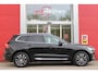 Volvo XC60 2.0 T6 340PK PHEV AWD INSCRIPTION EXCLUSIVE | PANORAMA SCHUIF/KANTEL DAK | LEDEREN BEKLEDING "MORITZ" MET COMFORT STOELEN | HARMAN KARDON AUDIO SYSTEEM | ELEKTRISCH WEGKLAPBARE TREKHAAK | ACHTERUITRIJ CAMERA | PARKEERSENSOREN VOOR + ACHTER | 19" "5-MULTISPAAKS BLACK DIAMONT CUT INSCRIPTION | NAVIGATIESYSTEEM OP BASIS VAN GOOGLE MAPS | APPLE CARPLAY/ANDROID AUTO | KEYLESS ENTRY/START | STANDVERWARMING | ELEKTRISCH BEDIENBARE ACHTERKLEP | INTELLSAFE ASSIST (O.A. ADAPTIVE CRUISE CONTROL MET PILOT ASSIST) | ELEKTRISCH VERSTELBARE BESTUURDERSSTOEL MET GEHEUGENFUNCTIE EN ZITVERLEGING OP DE VOORSTOELEN | SFEERVERLICHTING VOOR + ACHTER | STUUR/STOEL VERWARMING | DRIFTWOOD HOUTINLEG IN DASHBOAR EN MIDDELCONSOLE | PARK ASSIST PACK |