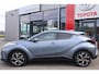 Toyota C-HR / C-HR+ 1.8 HYBRID DYNAMIC AFN-TREKHAAK BLIND-SPOT MONITOR PRIVACY-GLASS KEYLESS 18"LM-VELGEN PARK-SENSOREN