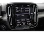Volvo XC40 1.5 T4 Recharge Inscription | Panoramadak | Elek. bed. voorstoelen met geheugen | Semi elek. trekhaak | Verwarmbare voorstoelen | Verwarmbaar stuurwiel | 360 graden camera | Verwarmbare achterbank | Keyless entry | Premium audio by Harman Kardon | Adaptive cruise control | Blind spot | Elektrische achterklep | Apple carplay |