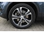 Volvo XC40 1.5 T4 Recharge Inscription | Panoramadak | Elek. bed. voorstoelen met geheugen | Semi elek. trekhaak | Verwarmbare voorstoelen | Verwarmbaar stuurwiel | 360 graden camera | Verwarmbare achterbank | Keyless entry | Premium audio by Harman Kardon | Adaptive cruise control | Blind spot | Elektrische achterklep | Apple carplay |