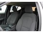 Volvo XC40 T2 Momentum Business | Dealer onderhouden | 360 graden camera | Adaptieve cruise control | Apple carplay/Android auto | Elektrische achterklep | Keyless | 18 inch Lichtmetalen velgen |