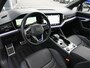 Volkswagen Touareg 3.0TSi eHybrid 4Motion R V6 462pk Lucht Pano Leder Trekh 21-Inch Head-Up 21-Inch VOL!