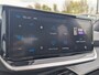 Peugeot 2008 Allure Pack 1.2 Hybrid 145pk e-DCS6 | KEYLESS ENTRY | ADAPTIVE CRUISE | 360° CAMERA | DODEHOEKBEW. | NAVI | APPLE CARPLAY / ANDROID AUTO | CLIMA |