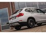 BMW X1 xDrive28i High Executive X-Line | HiFi audio | Sportstuur | Cruise control | 18 inch | Climate control | Navigatie | Bluetooth | Regensensor | Dakrails | Parkeersensoren