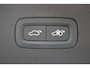Volvo XC90 T8 Automaat Plug-in hybrid AWD Ultra Dark | High End Audio by Bowers en Wilkins | Luchtvering | Nappa leder interieur | Gelaagde zijruiten | Semi Electrische Trekhaak| Voorstoelen met Massage Functie | Adaptive Cruise & Pilot Assist |