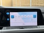 Volkswagen Golf 1.0 eTSI Life Automaat | Achteruitrijcamera | Navigatiesysteem | Metallic lak | LED verlichting | Adaptieve cruise control | Apple CarPlay/Android Auto | Lichtmetalen velgen | Parkeersensoren voor en achter