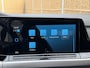 Volkswagen Golf 1.0 eTSI Life Automaat | Achteruitrijcamera | Navigatiesysteem | Metallic lak | LED verlichting | Adaptieve cruise control | Apple CarPlay/Android Auto | Lichtmetalen velgen | Parkeersensoren voor en achter