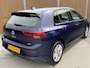 Volkswagen Golf 1.0 eTSI Life Automaat | Achteruitrijcamera | Navigatiesysteem | Metallic lak | LED verlichting | Adaptieve cruise control | Apple CarPlay/Android Auto | Lichtmetalen velgen | Parkeersensoren voor en achter