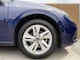 Volkswagen Golf 1.0 eTSI Life Automaat | Achteruitrijcamera | Navigatiesysteem | Metallic lak | LED verlichting | Adaptieve cruise control | Apple CarPlay/Android Auto | Lichtmetalen velgen | Parkeersensoren voor en achter