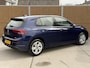 Volkswagen Golf 1.0 eTSI Life Automaat | Achteruitrijcamera | Navigatiesysteem | Metallic lak | LED verlichting | Adaptieve cruise control | Apple CarPlay/Android Auto | Lichtmetalen velgen | Parkeersensoren voor en achter