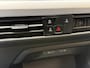 Volkswagen Golf 1.0 eTSI Life Automaat | Achteruitrijcamera | Navigatiesysteem | Metallic lak | LED verlichting | Adaptieve cruise control | Apple CarPlay/Android Auto | Lichtmetalen velgen | Parkeersensoren voor en achter
