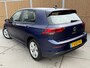 Volkswagen Golf 1.0 eTSI Life Automaat | Achteruitrijcamera | Navigatiesysteem | Metallic lak | LED verlichting | Adaptieve cruise control | Apple CarPlay/Android Auto | Lichtmetalen velgen | Parkeersensoren voor en achter