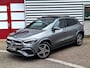 Mercedes-Benz GLA 250 e Business Solution AMG | Panoramadak | Night pakket | Achteruitrijcamera | DISTRONIC Afstandsassistent | Sfeerverlichting | Stoelverwarming | Advanced Sound System | Keyless-GO | Elektrische achterklep