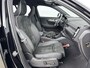 Volvo XC40 T4 Recharge Plus Dark | 19" Allseason | Elektr. verst. Stoelen | Harman Kardon | Adaptieve Cruise | BLIS | Stoel/Stuurverwarming | Parkeercamera | Keyless