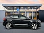 Volvo XC40 T4 Recharge Plus Dark | 19" Allseason | Elektr. verst. Stoelen | Harman Kardon | Adaptieve Cruise | BLIS | Stoel/Stuurverwarming | Parkeercamera | Keyless