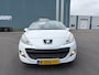 Peugeot 207 CC 1.6 VTi Roland Garros 120 PK. Prachtige en als nieuw rijdende auto met slechts 120.000 KM !!!