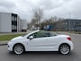 Peugeot 207 CC 1.6 VTi Roland Garros 120 PK. Prachtige en als nieuw rijdende auto met slechts 120.000 KM !!!