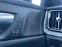 Volvo V60 T8 R Recharge AWD Ultra Dark | Flash Green | Polestar Optimalisatie | Heico | Panoramadak | 20 inch | Stylingskit |