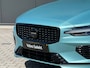 Volvo V60 T8 R Recharge AWD Ultra Dark | Flash Green | Polestar Optimalisatie | Heico | Panoramadak | 20 inch | Stylingskit |