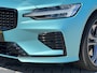 Volvo V60 T8 R Recharge AWD Ultra Dark | Flash Green | Polestar Optimalisatie | Heico | Panoramadak | 20 inch | Stylingskit |