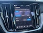 Volvo V60 T8 R Recharge AWD Ultra Dark | Flash Green | Polestar Optimalisatie | Heico | Panoramadak | 20 inch | Stylingskit |