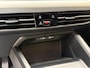Volkswagen Golf 1.0 TSI Life Business Stoel- en stuurverwarming | LED verlichting | Adaptieve cruise control | Climate control | Navigatiesysteem | Ergoactive bestuurdersstoel | DAB | Parkeersensoren voor en achter | Spiegels elektrisch inklapbaar