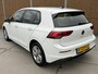 Volkswagen Golf 1.0 TSI Life Business Stoel- en stuurverwarming | LED verlichting | Adaptieve cruise control | Climate control | Navigatiesysteem | Ergoactive bestuurdersstoel | DAB | Parkeersensoren voor en achter | Spiegels elektrisch inklapbaar