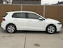 Volkswagen Golf 1.0 TSI Life Business Stoel- en stuurverwarming | LED verlichting | Adaptieve cruise control | Climate control | Navigatiesysteem | Ergoactive bestuurdersstoel | DAB | Parkeersensoren voor en achter | Spiegels elektrisch inklapbaar