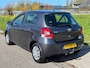 Toyota Yaris 1.0 VVTi Acces 5-Drs Stuurbekrachtiging Electric pakket Audio-CD/MP3 ABS EBD Colorpakket Dealeronderhoud Nieuwe Apk!