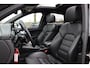 Porsche Macan 2.0 / NL Auto / Dealer onderhouden / Panoramadak / Camera / Luchtvering / Sportdesign+Chrono / 21'' / Adaptieve stoelen / CarPlay / Bose / DAB / Stoelverwarming / ACC
