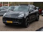 Porsche Macan 2.0 / NL Auto / Dealer onderhouden / Panoramadak / Camera / Luchtvering / Sportdesign+Chrono / 21'' / Adaptieve stoelen / CarPlay / Bose / DAB / Stoelverwarming / ACC