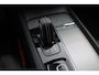 Volvo V60 2.0 T5 R-Design / Trekhaak / Panoramadak / Camera / Leder / Harman Kardon / 20'' / Keyless / CarPlay / Stuurverwarming / Stoelverwarming 4x / DAB / Dodehoek / Cruise Control