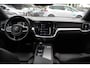 Volvo V60 2.0 T5 R-Design / Trekhaak / Panoramadak / Camera / Leder / Harman Kardon / 20'' / Keyless / CarPlay / Stuurverwarming / Stoelverwarming 4x / DAB / Dodehoek / Cruise Control