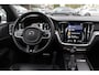 Volvo V60 2.0 T5 R-Design / Trekhaak / Panoramadak / Camera / Leder / Harman Kardon / 20'' / Keyless / CarPlay / Stuurverwarming / Stoelverwarming 4x / DAB / Dodehoek / Cruise Control