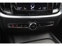 Volvo V60 2.0 T5 R-Design / Trekhaak / Panoramadak / Camera / Leder / Harman Kardon / 20'' / Keyless / CarPlay / Stuurverwarming / Stoelverwarming 4x / DAB / Dodehoek / Cruise Control