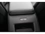 Volvo V60 2.0 T5 R-Design / Trekhaak / Panoramadak / Camera / Leder / Harman Kardon / 20'' / Keyless / CarPlay / Stuurverwarming / Stoelverwarming 4x / DAB / Dodehoek / Cruise Control