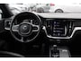 Volvo V60 2.0 T5 R-Design / Trekhaak / Panoramadak / Camera / Leder / Harman Kardon / 20'' / Keyless / CarPlay / Stuurverwarming / Stoelverwarming 4x / DAB / Dodehoek / Cruise Control