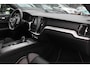 Volvo V60 2.0 T5 R-Design / Trekhaak / Panoramadak / Camera / Leder / Harman Kardon / 20'' / Keyless / CarPlay / Stuurverwarming / Stoelverwarming 4x / DAB / Dodehoek / Cruise Control
