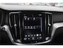 Volvo V60 2.0 T5 R-Design / Trekhaak / Panoramadak / Camera / Leder / Harman Kardon / 20'' / Keyless / CarPlay / Stuurverwarming / Stoelverwarming 4x / DAB / Dodehoek / Cruise Control